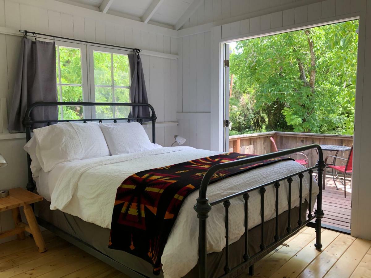 Johnson'S Beach Cabins And Campground Guerneville Exteriör bild
